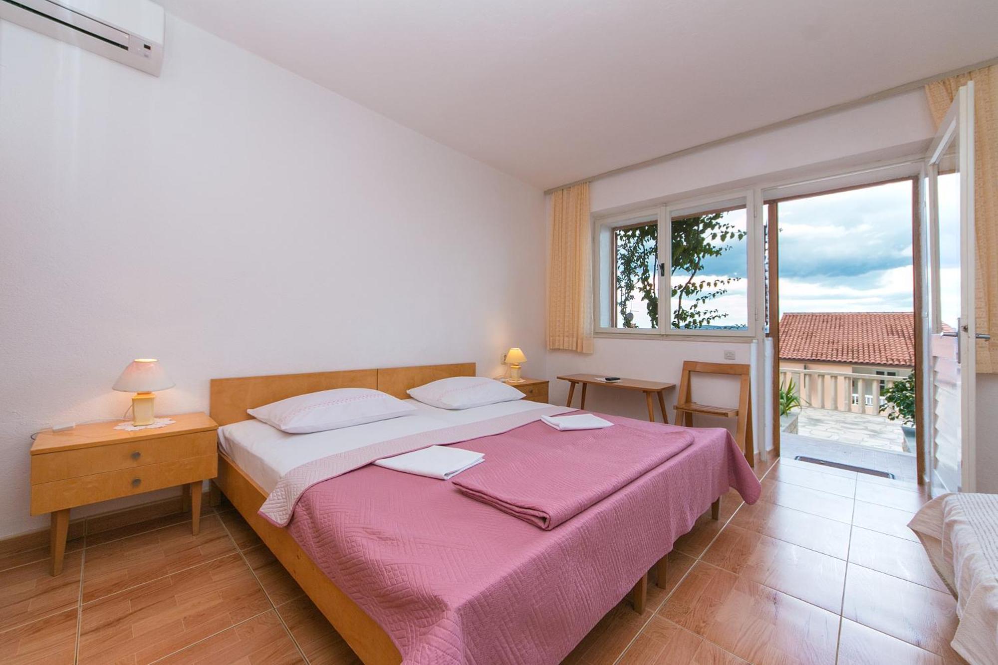 Apartments And Rooms By The Sea Brela, Makarska - 2752 Exterior foto