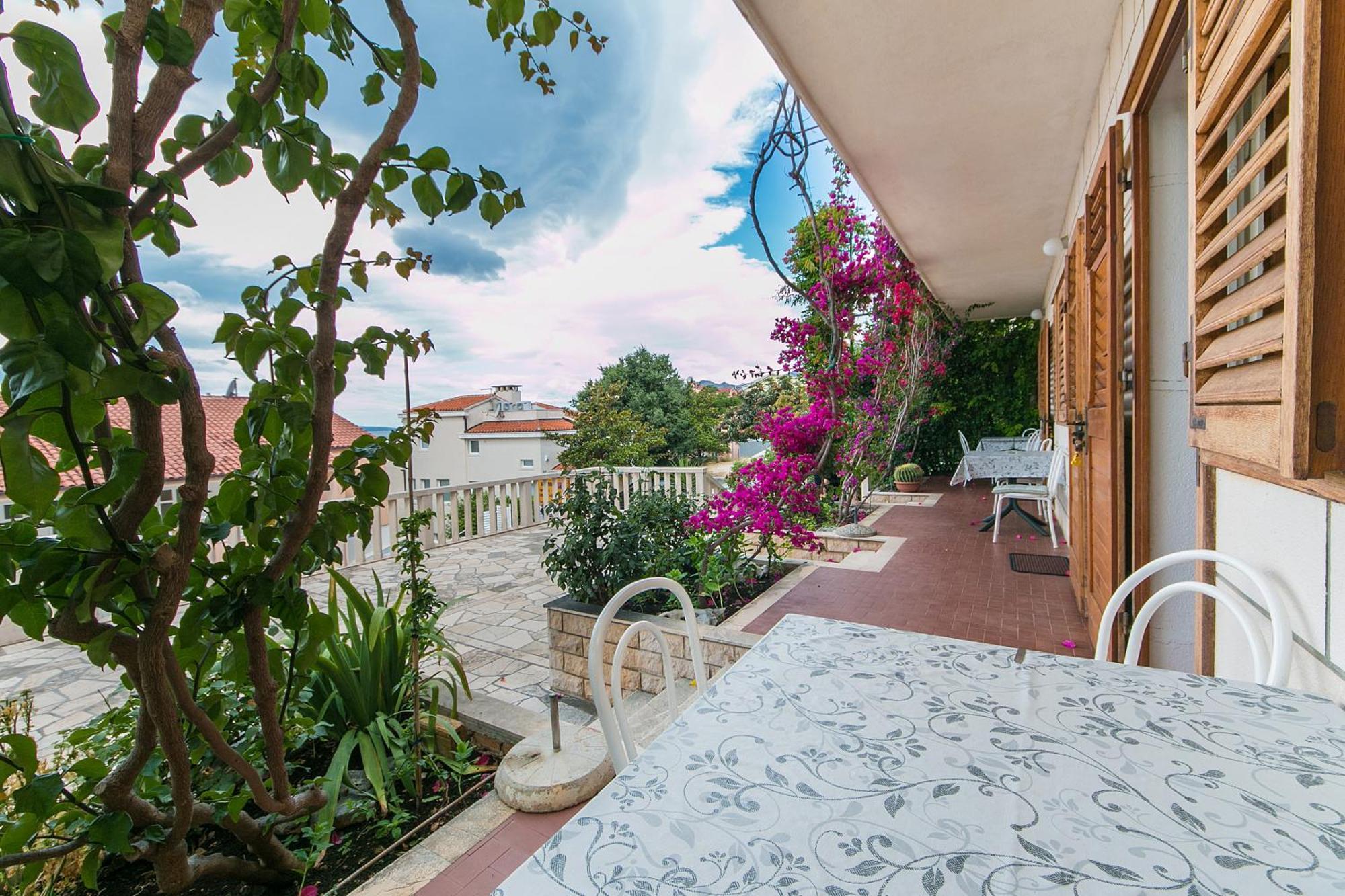 Apartments And Rooms By The Sea Brela, Makarska - 2752 Exterior foto